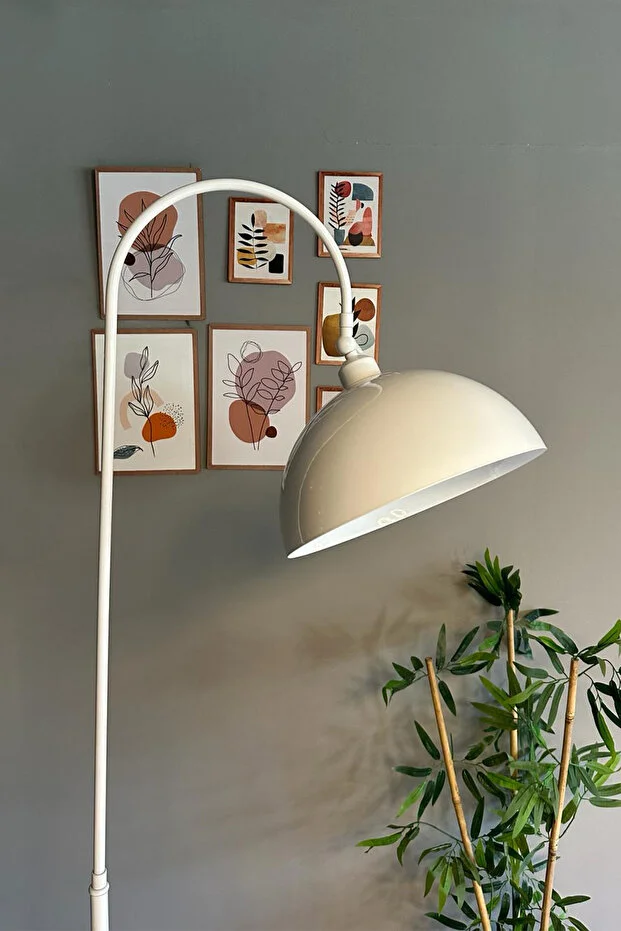 Dimmerli Işığı Ayarlanabilen Işığı Artırılıp Azaltılabilen Beyaz Hareketli Başlık Metal Lambader Dimmerli Işığı Ayarlanabilen Işığı Artırılıp Azaltılabilen Beyaz Hareketli Başlık Metal Lambader